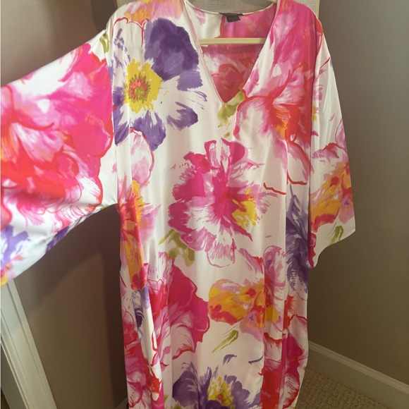 Natori Other - Natori Pink and Purple Floral Top